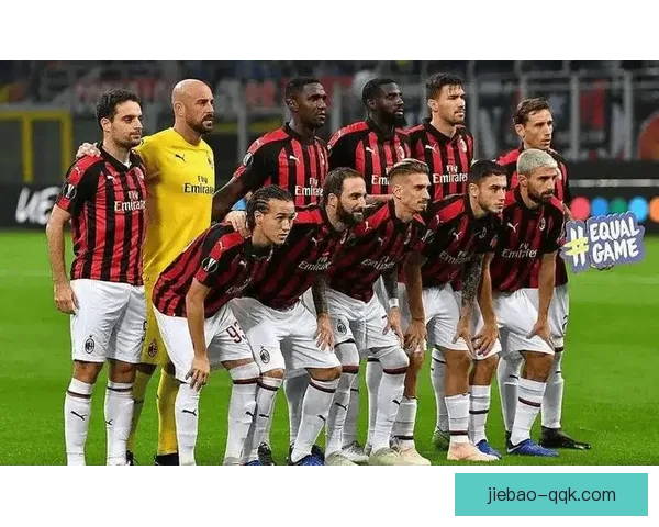 AC米兰惊险逆转都灵三比二赢球展现夺冠决心